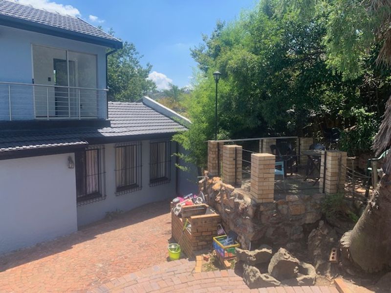 RIDGEWAY - fully renovated - Photo 6