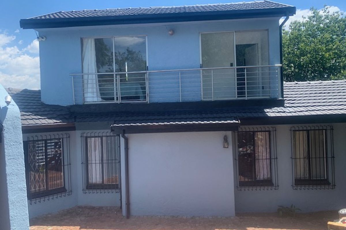 RIDGEWAY - fully renovated - Photo 4