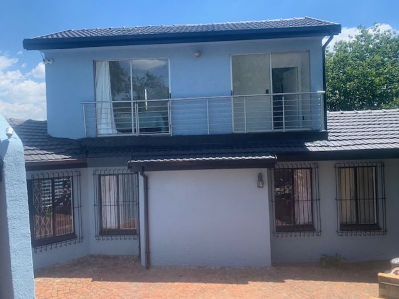 RIDGEWAY - fully renovated - Photo 4