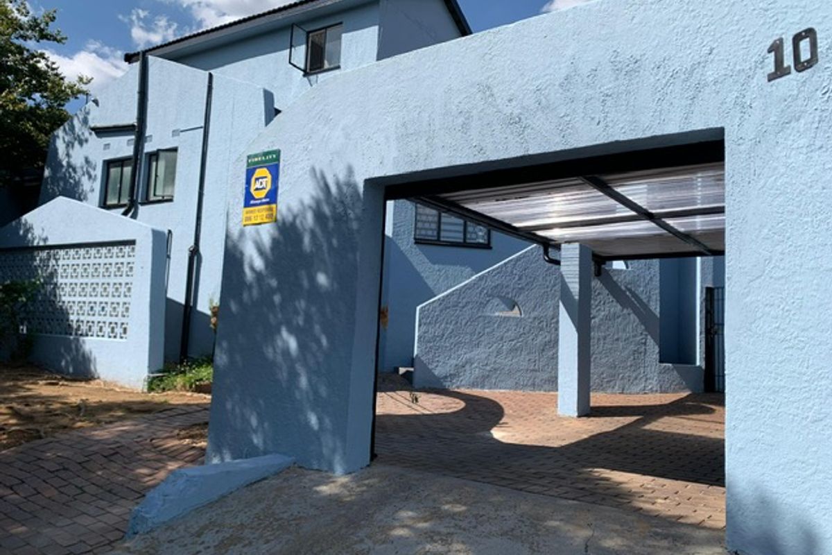 RIDGEWAY - fully renovated - Photo 2