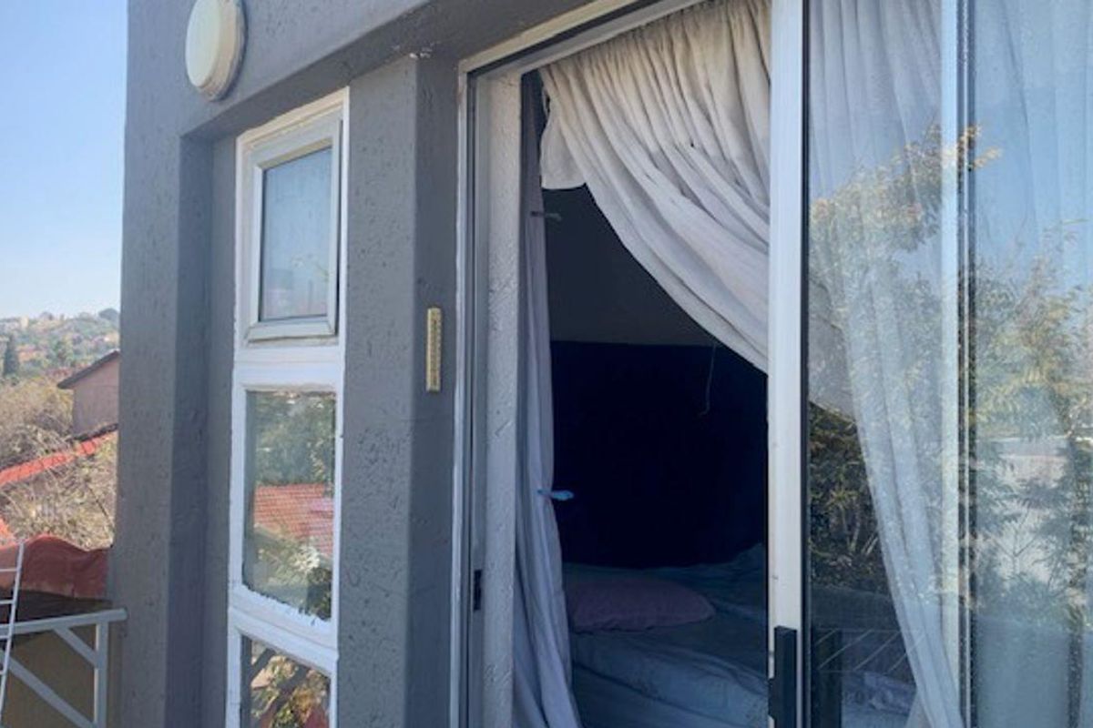 Ridgeway south sought after area - Photo 4