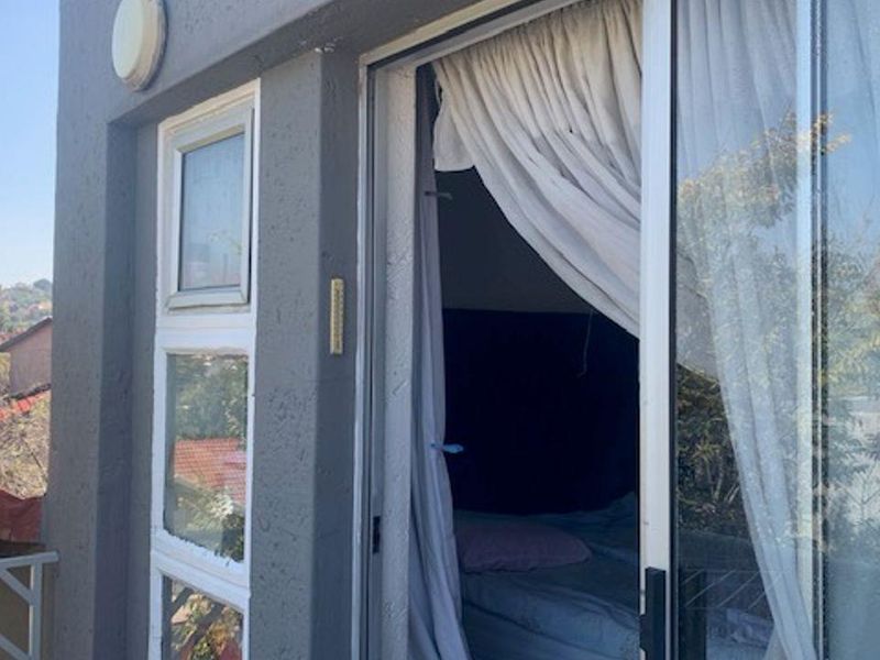 Ridgeway south sought after area - Photo 4