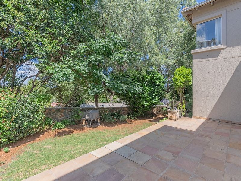 NEWLY RENOVATED GLENVISTA - Photo 4