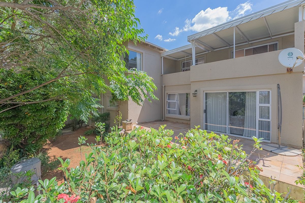 NEWLY RENOVATED GLENVISTA - Photo 5