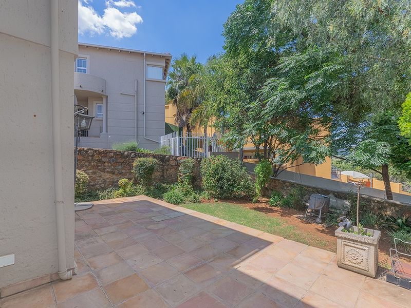 NEWLY RENOVATED GLENVISTA - Photo 3