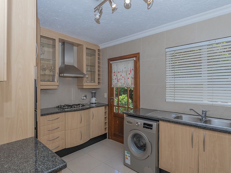 NEWLY RENOVATED GLENVISTA - Photo 10