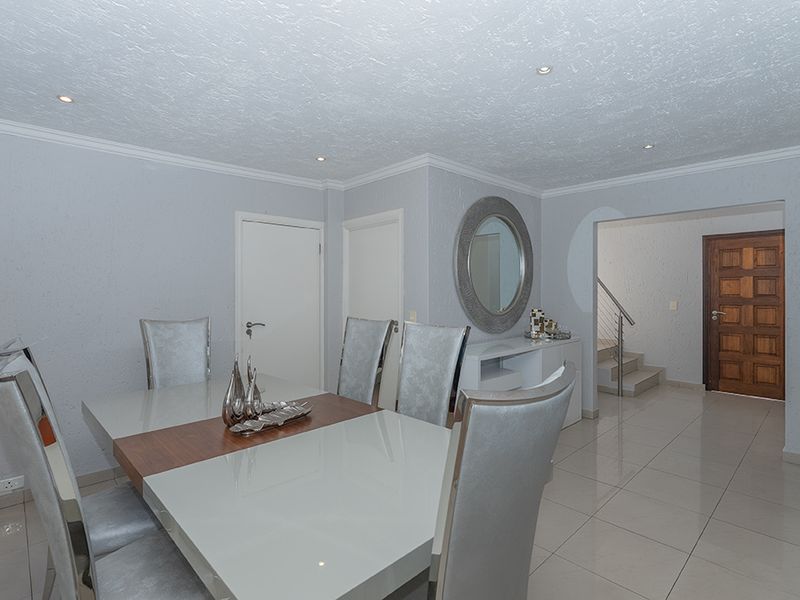 NEWLY RENOVATED GLENVISTA - Photo 7