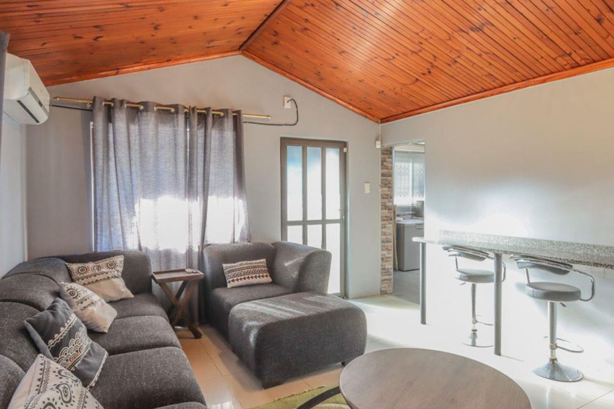 You won't want to leave home! - Photo 4