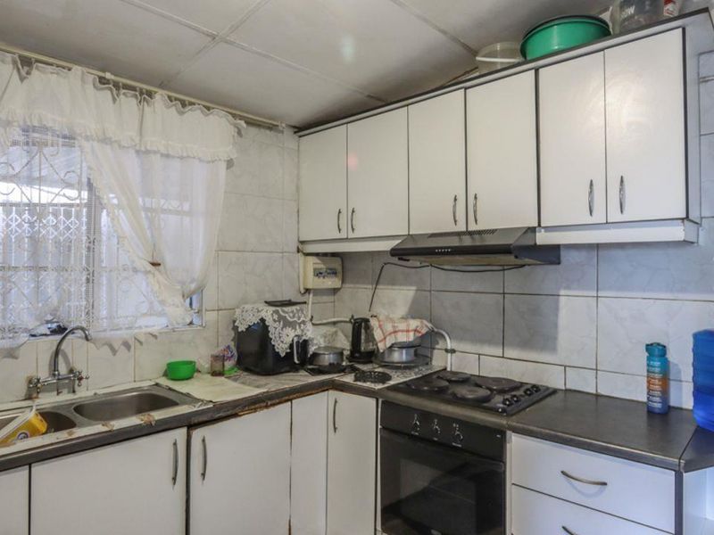 Prime location! - Photo 6