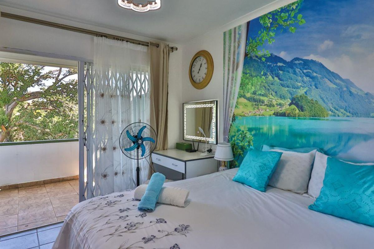 Well established Guesthouse - Bed & Breakfast/ self catering property for sale in Queensburgh - Photo 5