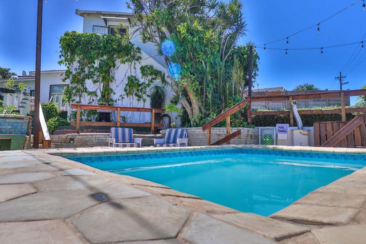 Well established Guesthouse - Bed & Breakfast/ self catering property for sale in Queensburgh - Photo 2