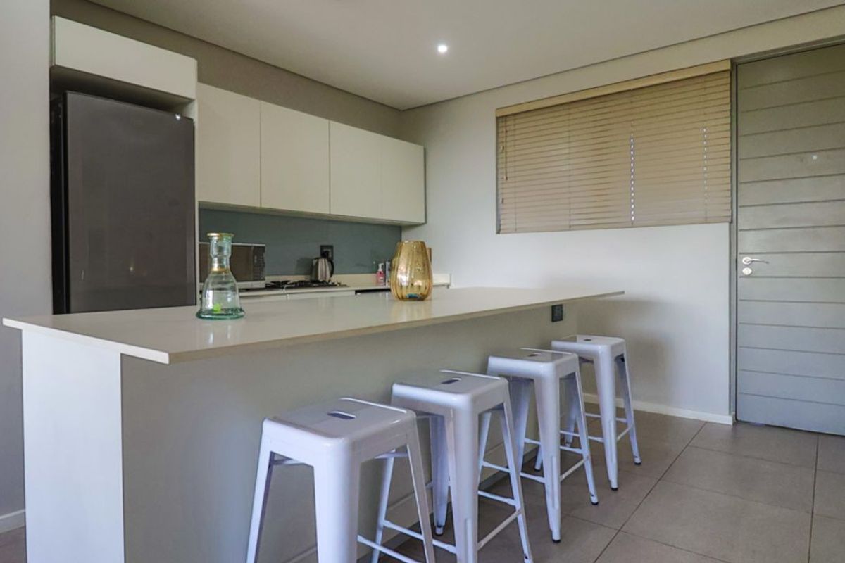 Luxurious apartment with gracious layout and picturesque views - Photo 5