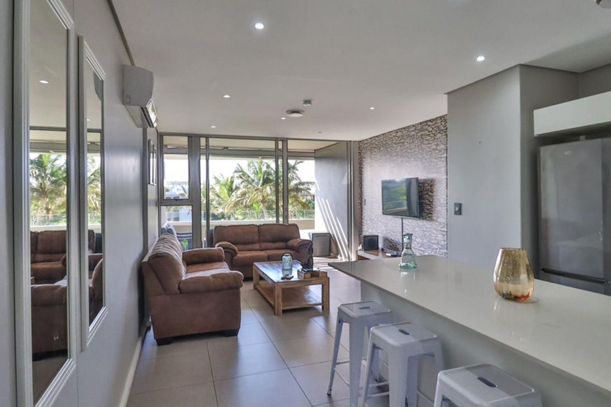 Luxurious apartment with gracious layout and picturesque views - Photo 2