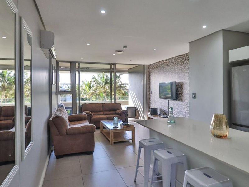 Luxurious apartment with gracious layout and picturesque views - Photo 2