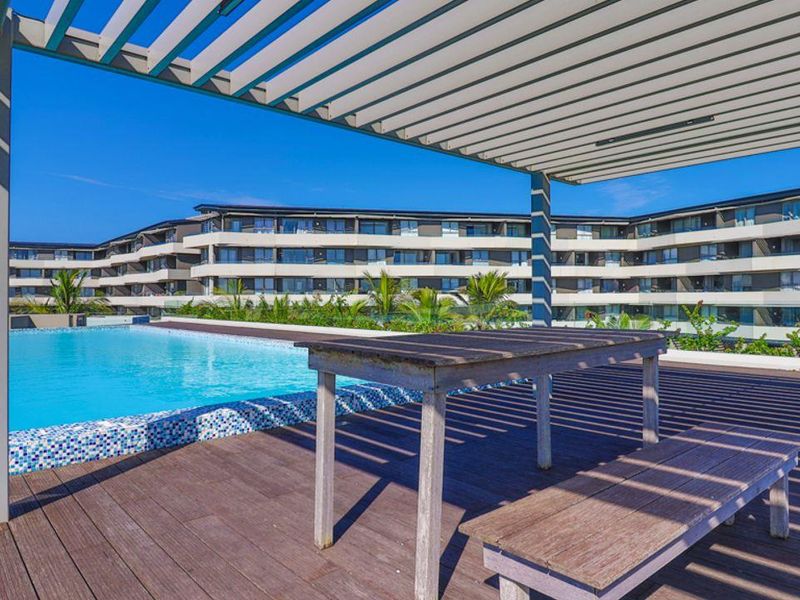 Luxurious apartment with gracious layout and picturesque views - Photo 3