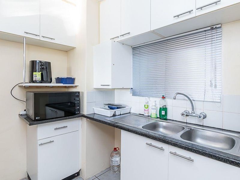 You won't want to leave home! - Photo 5