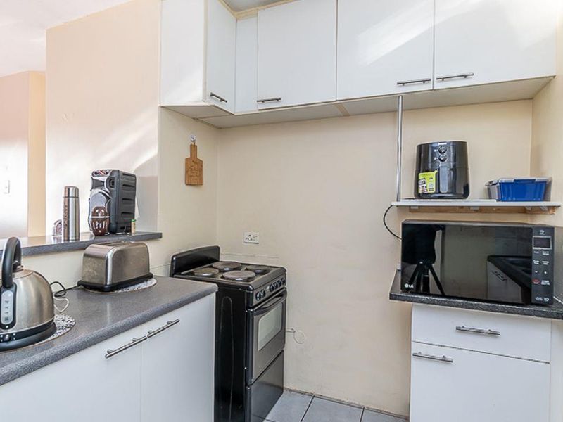 You won't want to leave home! - Photo 4