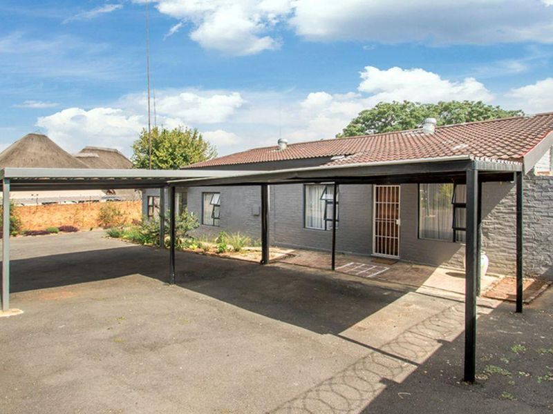 3 Bedroom Family Home in Fontainebleau - Photo 6