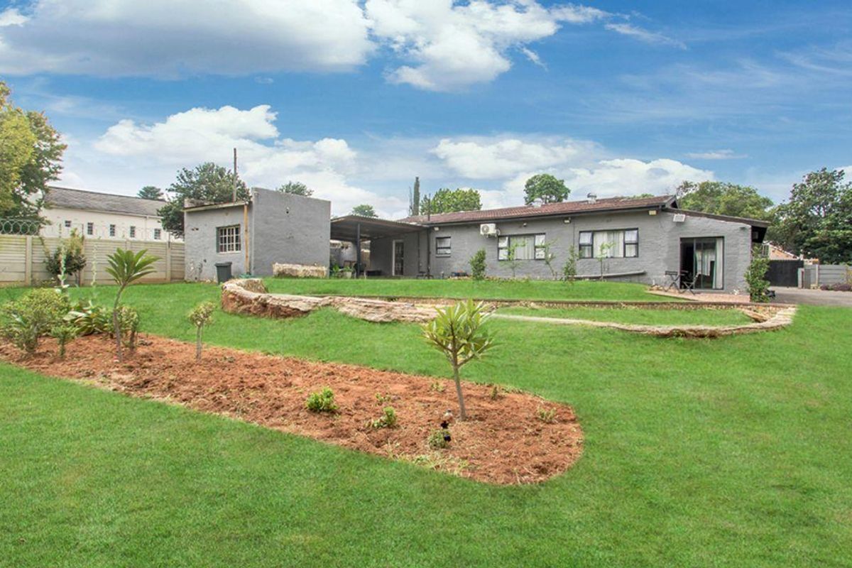 3 Bedroom Family Home in Fontainebleau - Photo 2