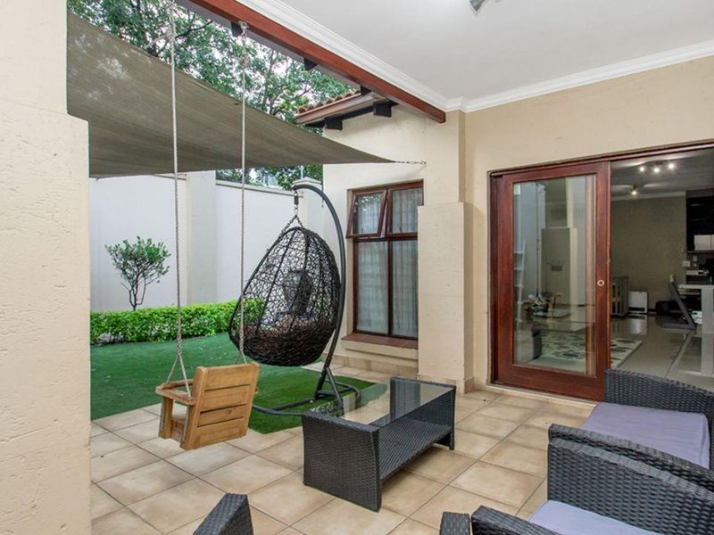 3 Bedroom Duplex in Bryanston - Photo 4