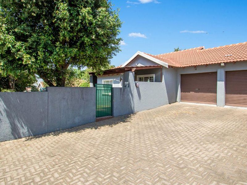 3 Bedroom Town house in Northgate - Photo 4