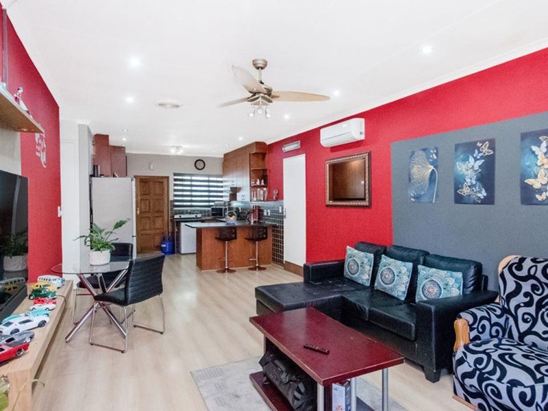 3 Bedroom Town house in Northgate - Photo 6