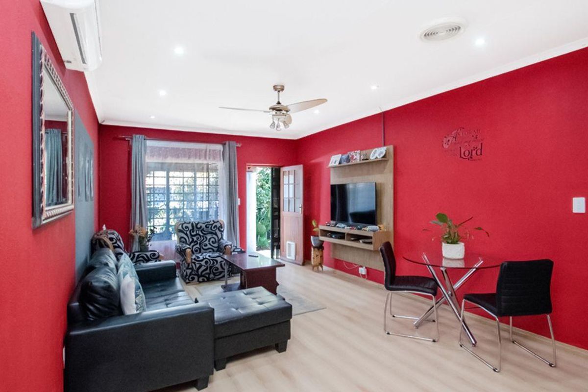 3 Bedroom Town house in Northgate - Photo 5