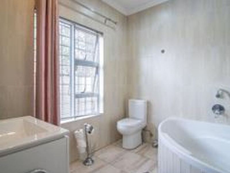 A truly immaculate move-in ready home with great security, cottage and pool!!! - Photo 9