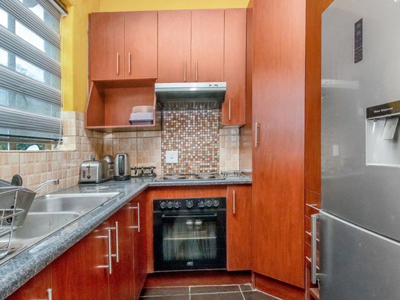 Lovely 2 bedroom apartment for sale in the popular Florida suburb. - Photo 4