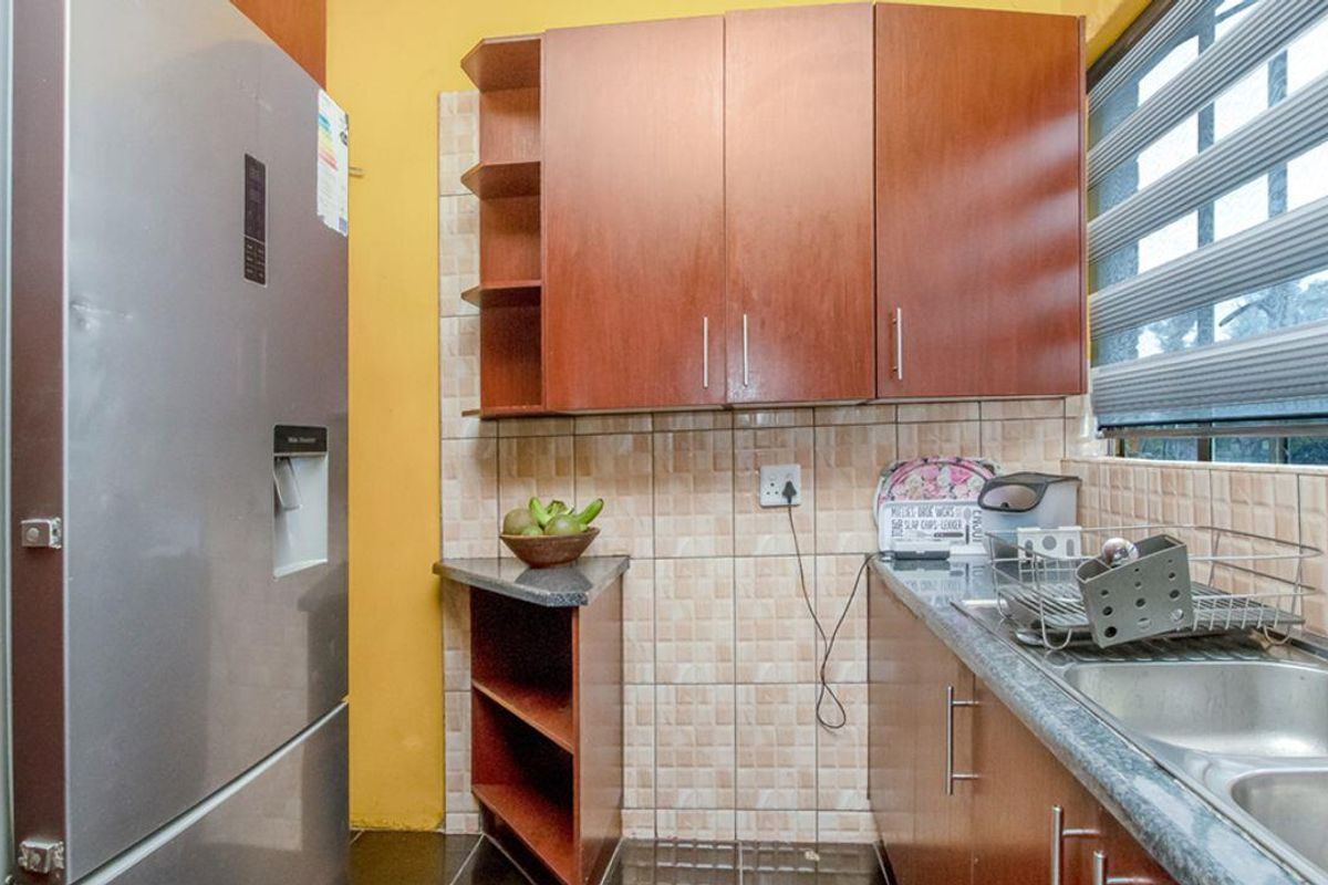 Lovely 2 bedroom apartment for sale in the popular Florida suburb. - Photo 3