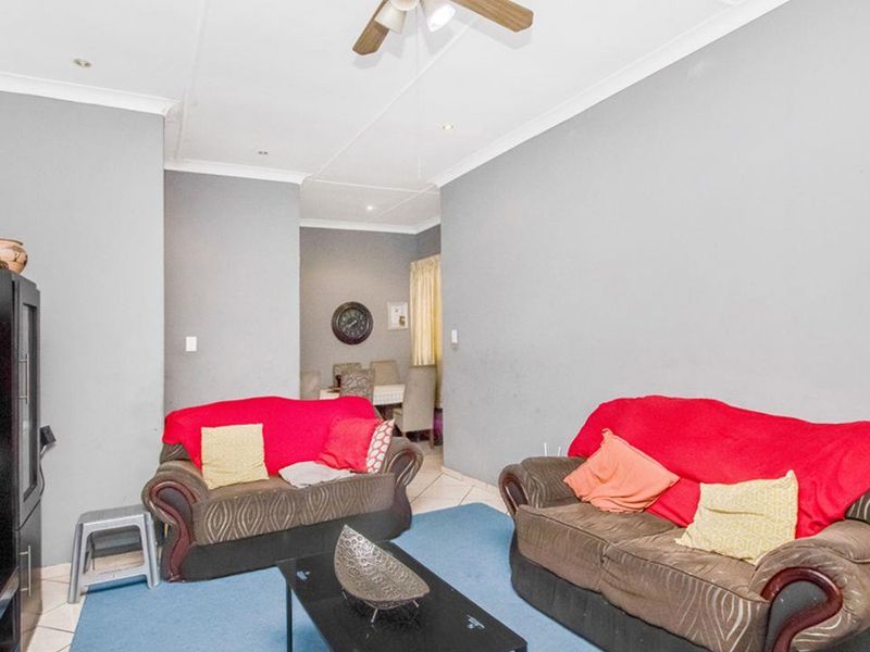 Lovely 2 bedroom apartment for sale in the popular Florida suburb. - Photo 6