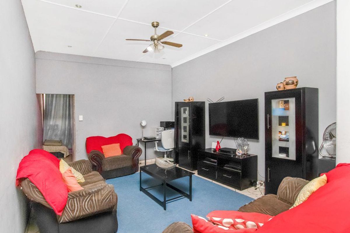 Lovely 2 bedroom apartment for sale in the popular Florida suburb. - Photo 5