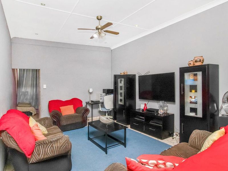 Lovely 2 bedroom apartment for sale in the popular Florida suburb. - Photo 5