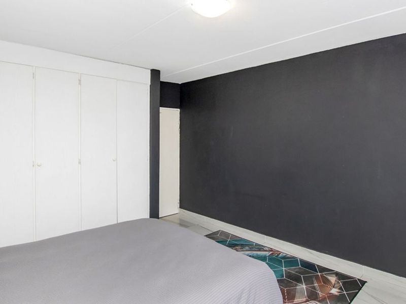 Modern apartment living in the heart of Constantia Kloof. - Photo 10