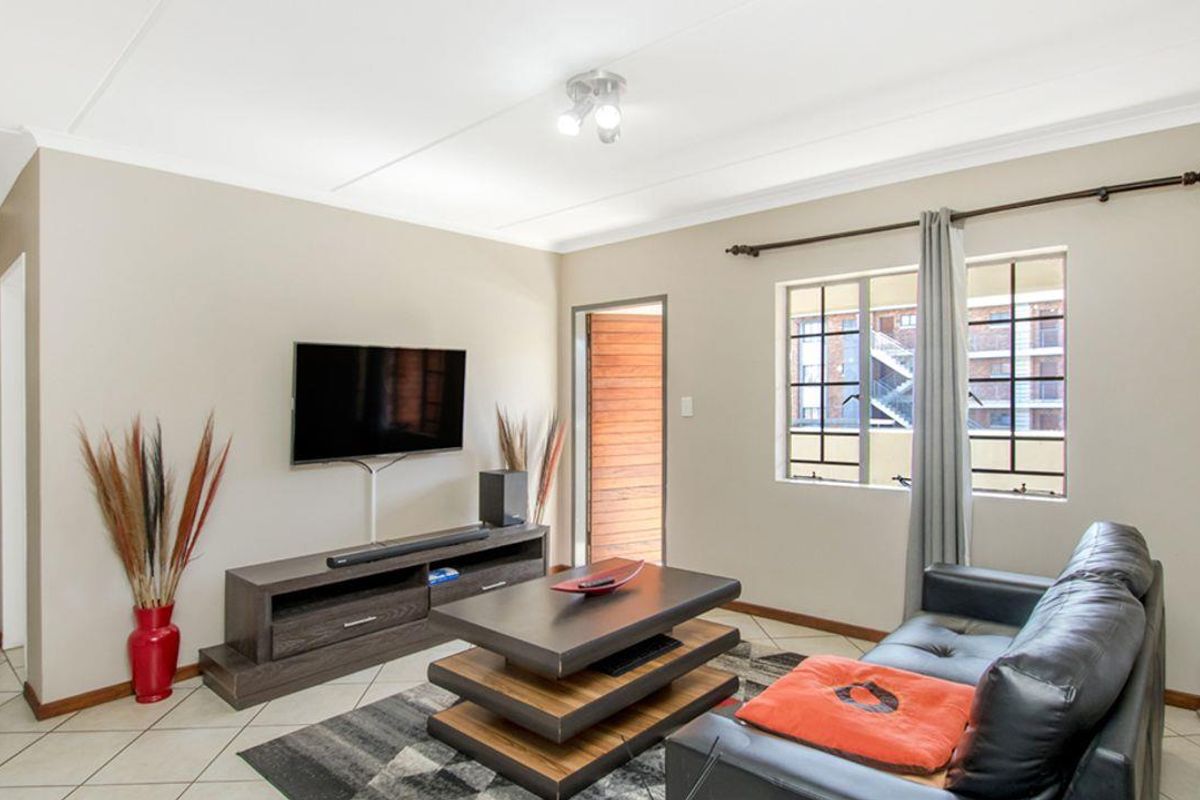 Modern and spacious 2 bedroom, 1 Bathroom Apartment in  Midrand - Photo 4