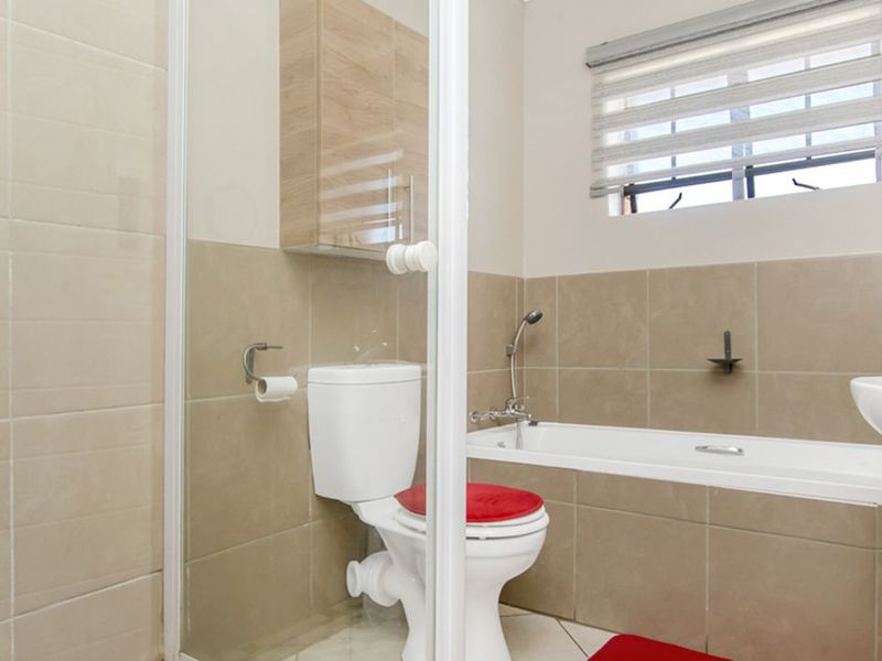 Modern and spacious 2 bedroom, 1 Bathroom Apartment in  Midrand - Photo 10