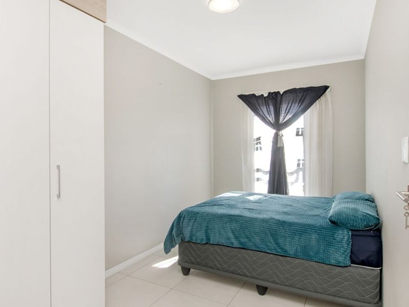 Modern 2 Bedroom 2 Bathroom Apartment for sale - Photo 9