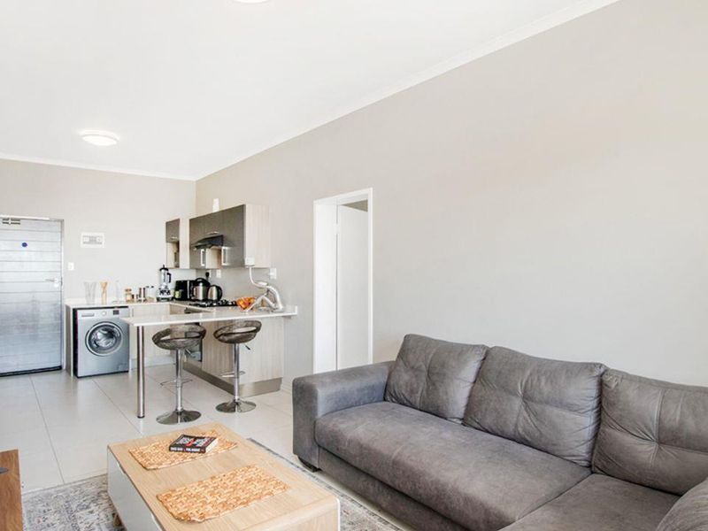 Modern 2 Bedroom 2 Bathroom Apartment for sale - Photo 6