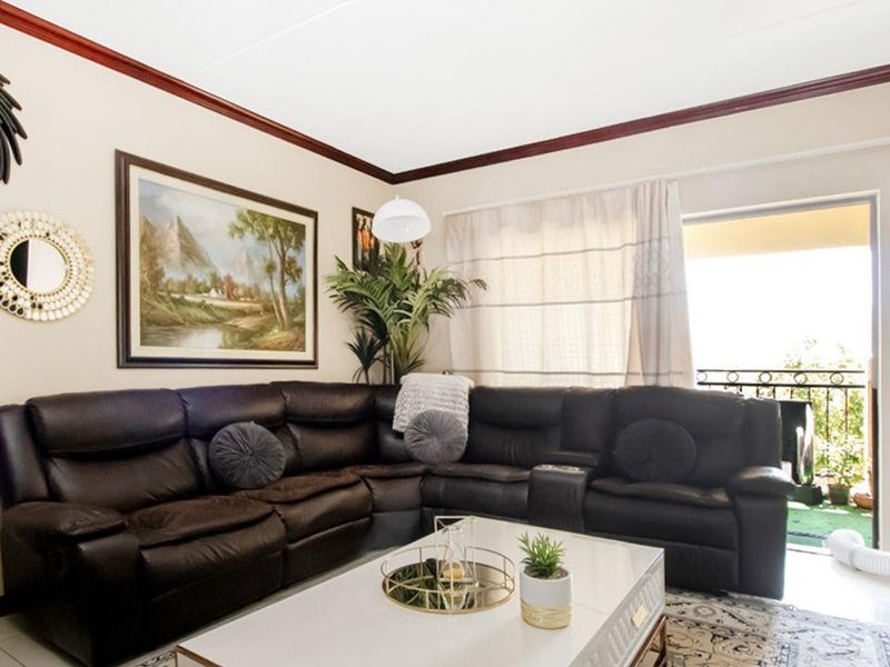 First-floor 2-Bedroom, 1-Bathroom apartment for sale in Midrand - Photo 7