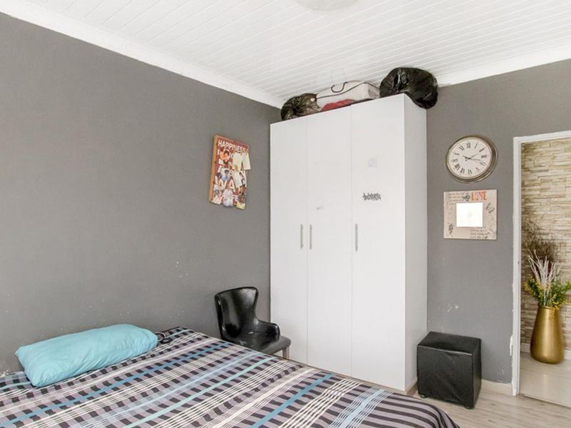 Lovely 4 Bedroom, 2 Bathroom Home forsale in Midrand - Photo 7