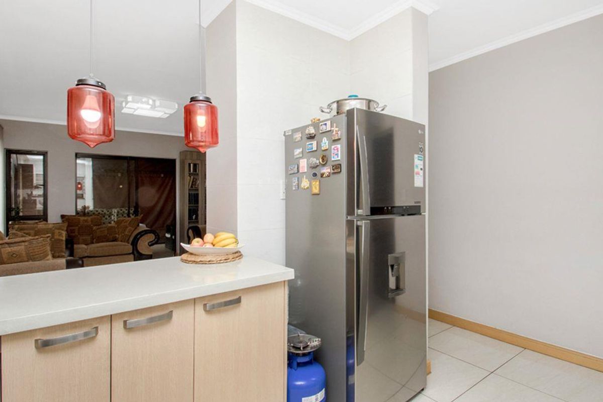 Spacious 2 Bedroom, 2 Bathroom Apartment for Sale in Carlswald, Midrand - Photo 2