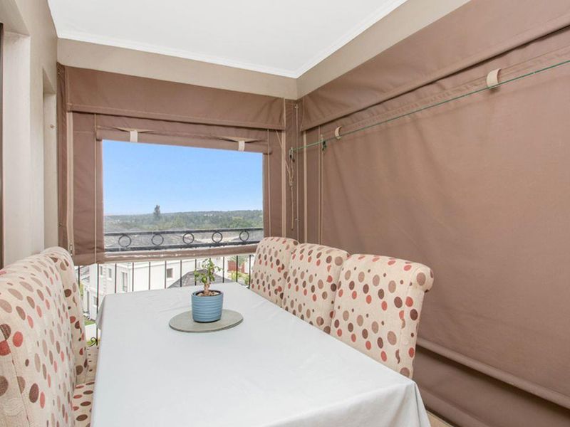 Spacious 2 Bedroom, 2 Bathroom Apartment for Sale in Carlswald, Midrand - Photo 5