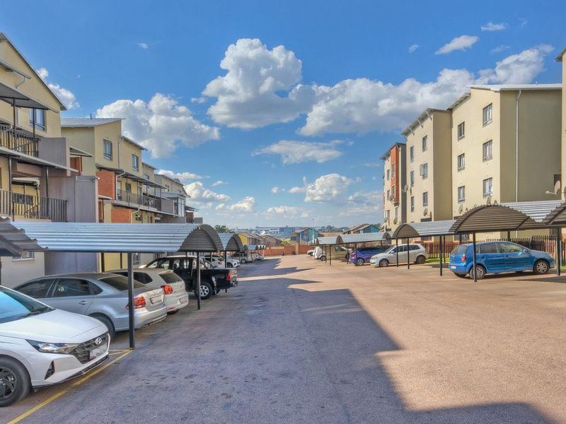 2 Bedrooms, 2 Bathroom Apartment for sale in Midrand - Photo 10