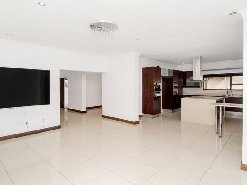 5 Bedrooms , 4.5 Bathroom Home for sale in Carlswald North Estate, Midrand - Photo 7