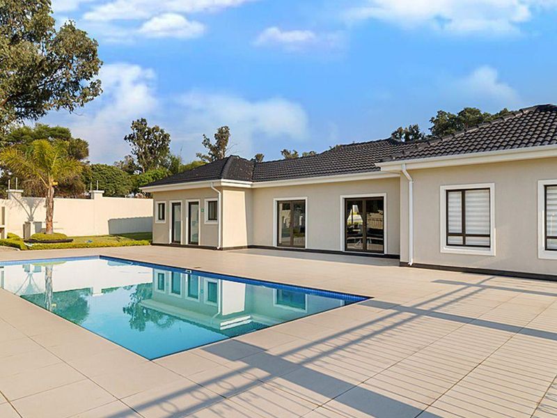 Luxurious ground floor 3 bedroom, 2 Bathroom apartment for sale in Carlswald, Midrand - Photo 4