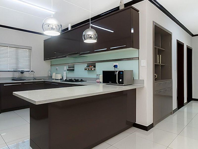 Luxurious ground floor 3 bedroom, 2 Bathroom apartment for sale in Carlswald, Midrand - Photo 10