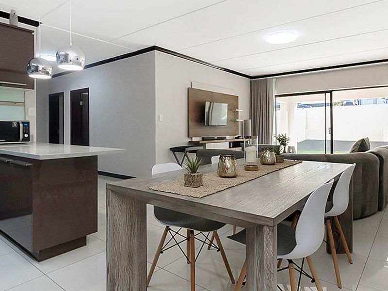 Luxurious ground floor 3 bedroom, 2 Bathroom apartment for sale in Carlswald, Midrand - Photo 8