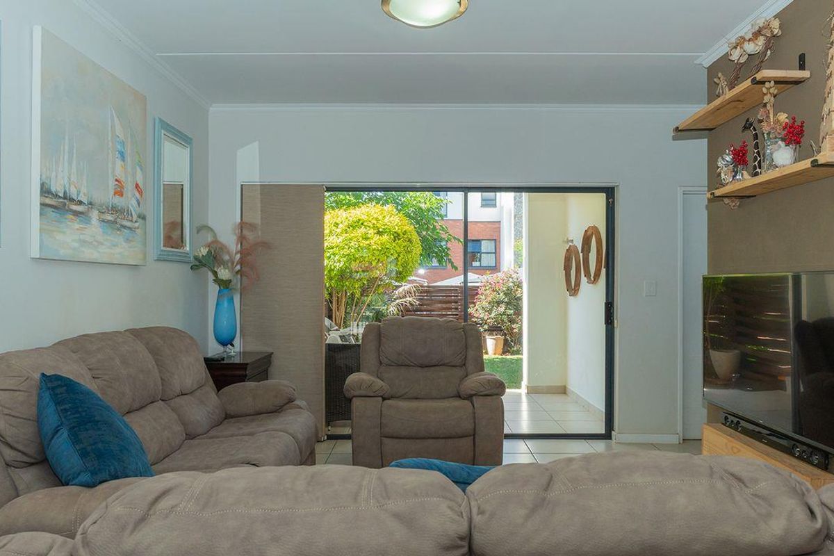 Beautiful 3 Bedroom 2 Bathroom Ground Floor Apartment in Greenstone Hill - Photo 5