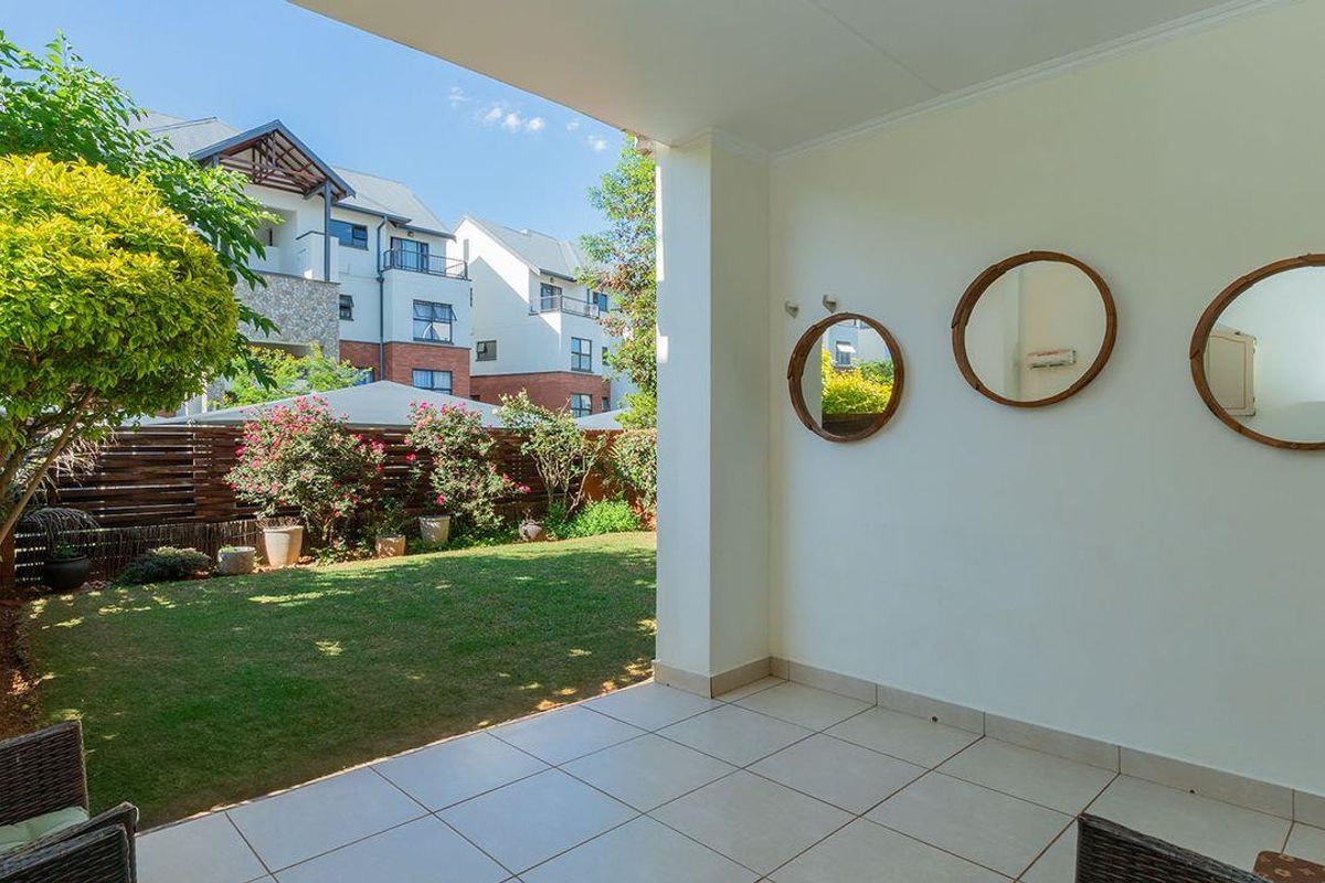 Beautiful 3 Bedroom 2 Bathroom Ground Floor Apartment in Greenstone Hill - Photo 3