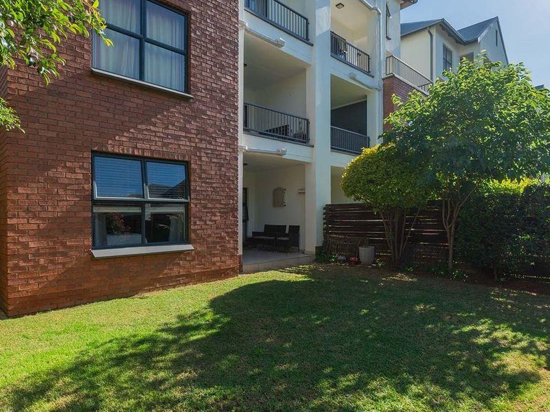 Beautiful 3 Bedroom 2 Bathroom Ground Floor Apartment in Greenstone Hill - Photo 2